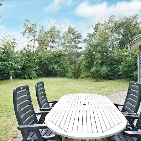 4 Star In Albaek Bunken