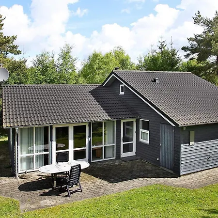 Tranquil Retreat Near Golf - By Traum Ferienhaus